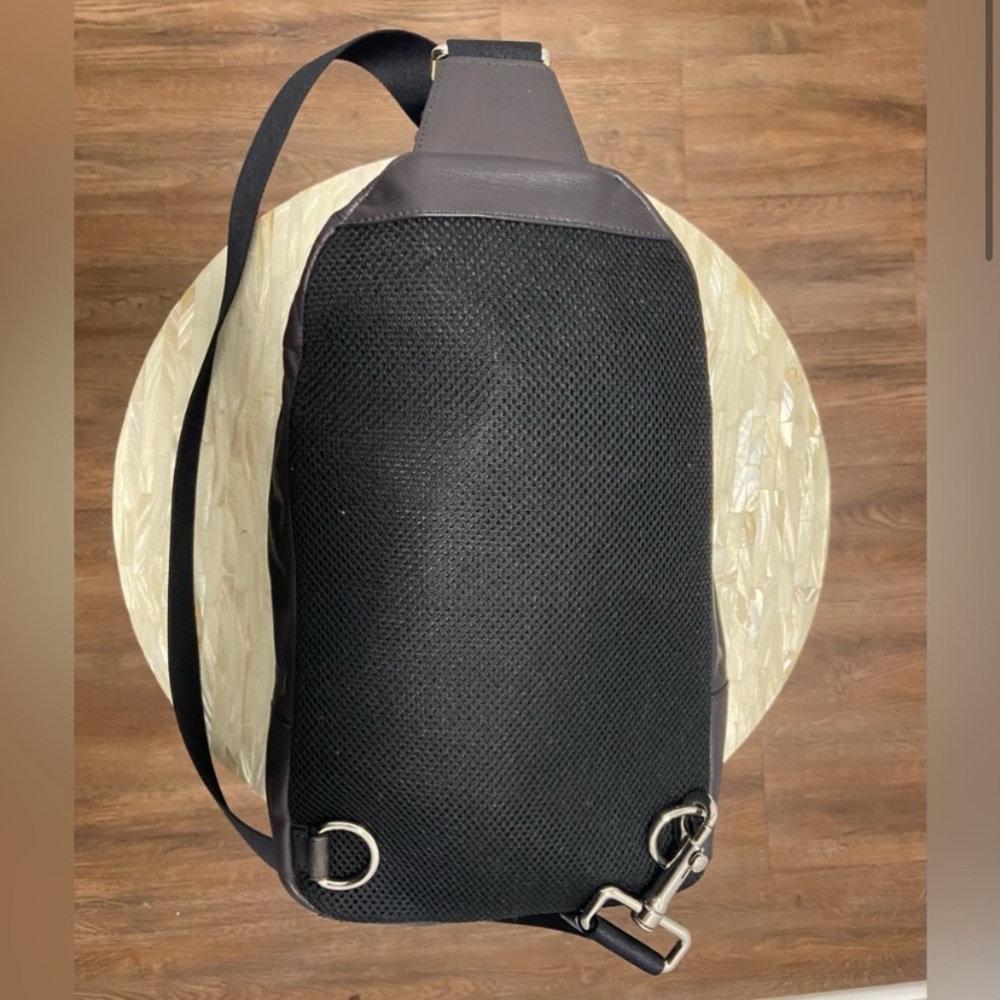 (Unistyle) NWOT Coach Leather Charles Pack w/Deep
Brwn/Blk Signature Coach Print - Picture 2 of 10